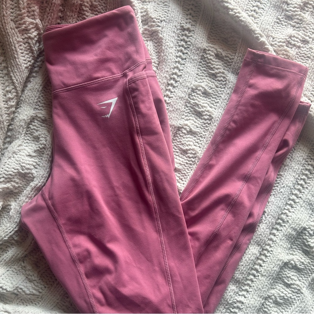 Light pink gymshark leggings